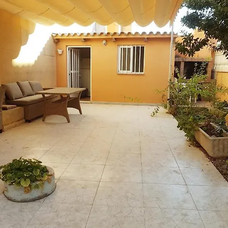 Beachfront With A Private Garden On The Ground Floor Apartman